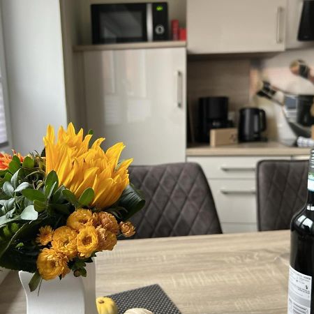 Ferienwohnung Hafenblick - Wunderbare Erholung Am Hafen Norddeich  Exterior photo